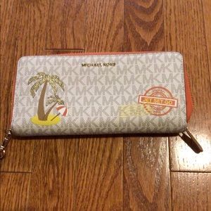 Michael Kors Jet Set Signature Wallet